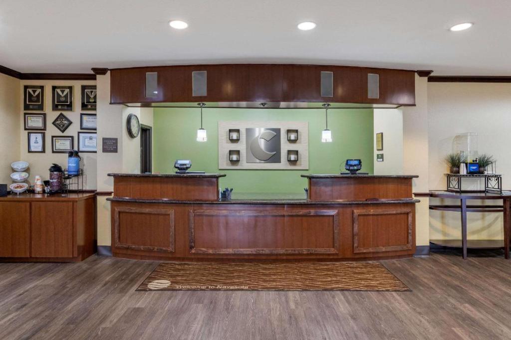 Comfort Inn & Suites Navasota Extérieur photo