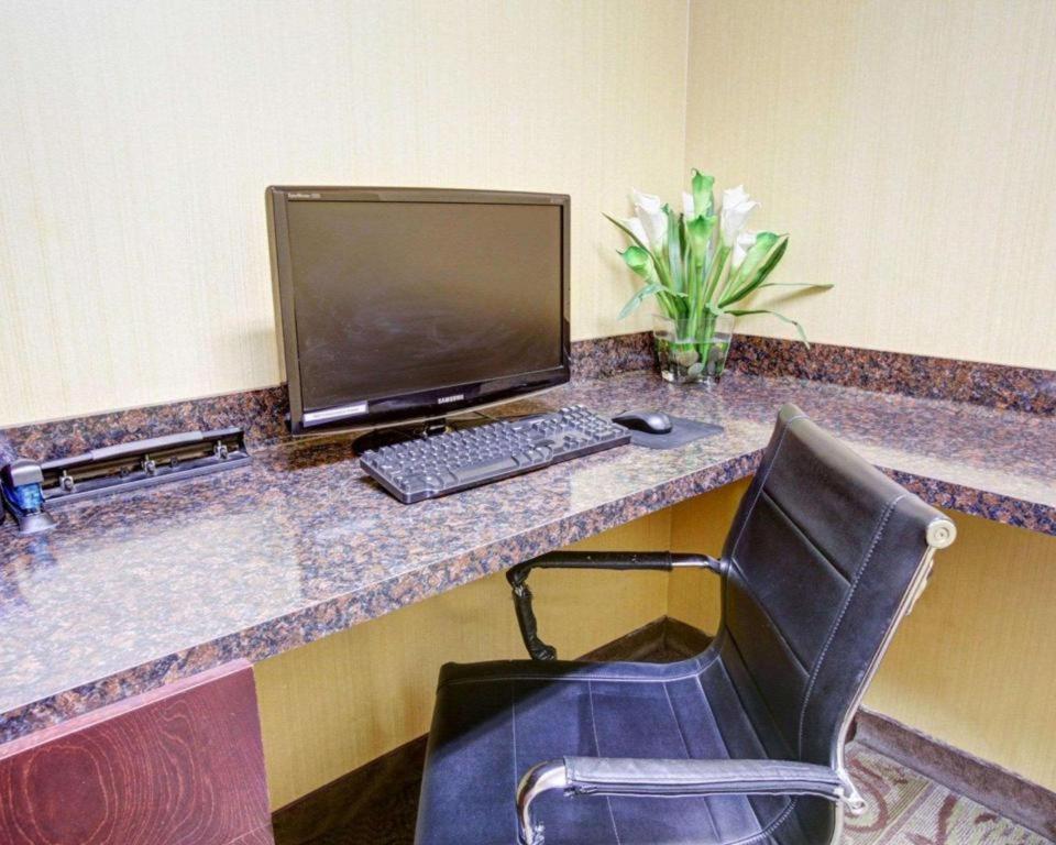 Comfort Inn & Suites Navasota Extérieur photo