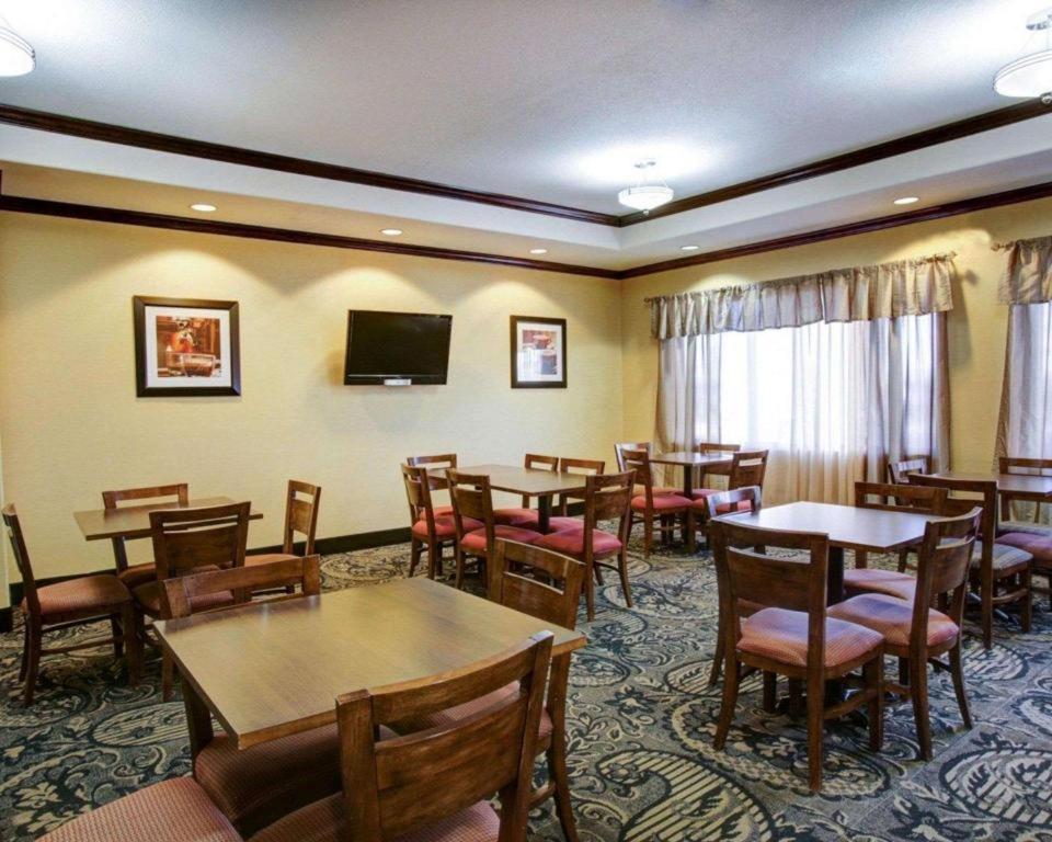 Comfort Inn & Suites Navasota Extérieur photo